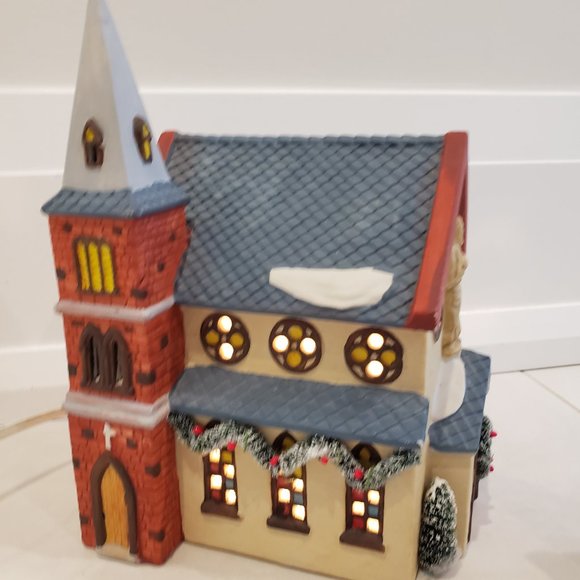 Noma Dickensville Collectables Collectables Christmas Village Porcelain Church - Picture 5 of 9